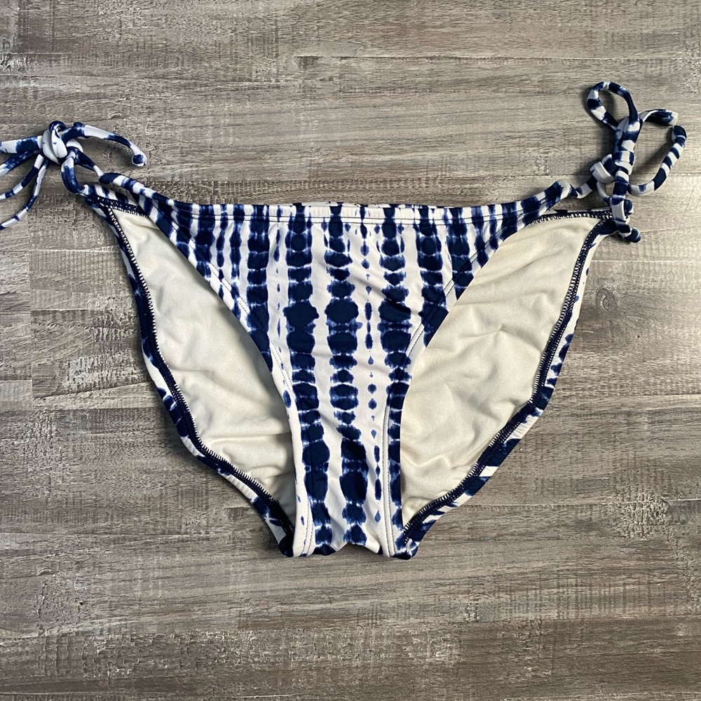 Xhilaration Side-Tie Ruched Bikini Bottom Size Medium, XLargeNEW
